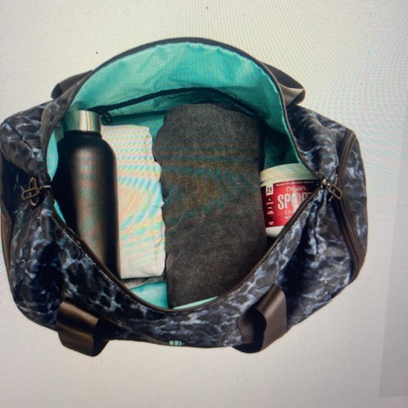 Barbella barrel duffel bag new tags - Picture 7 of 8